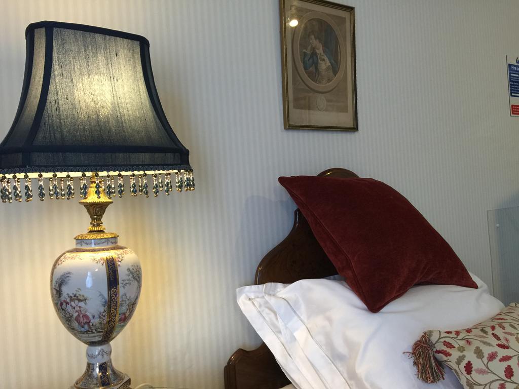 Nottingham Lodge Room photo